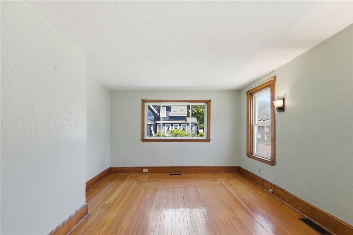 121 Oakdale Ave, Dedham, MA 02026 - Image 3