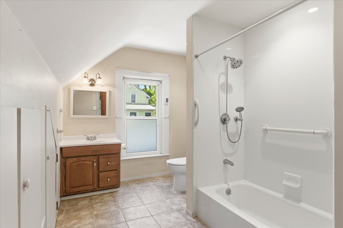 121 Oakdale Ave, Dedham, MA 02026 - Image 28