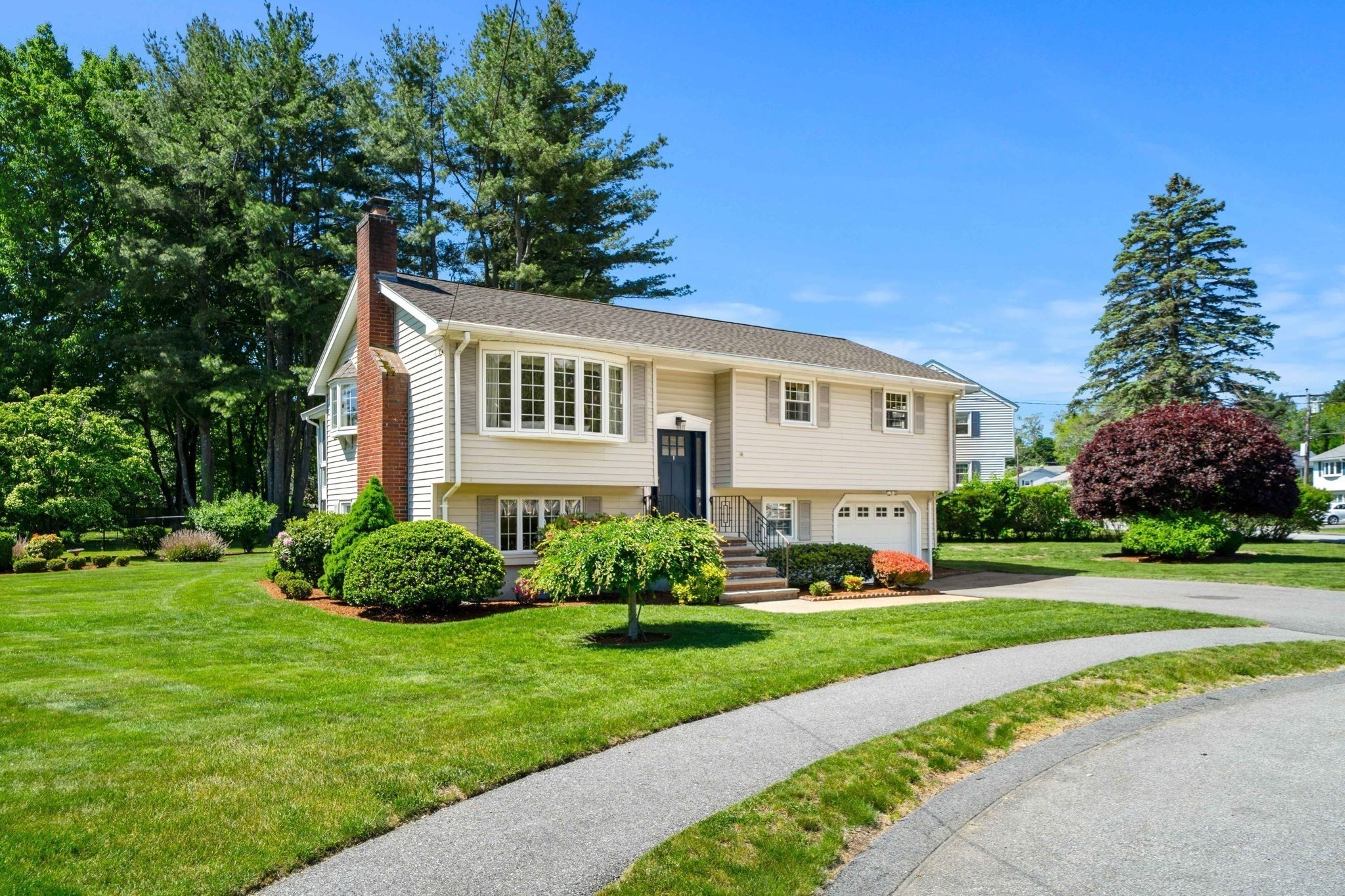 14 Belmont Rd, Burlington, MA 01803