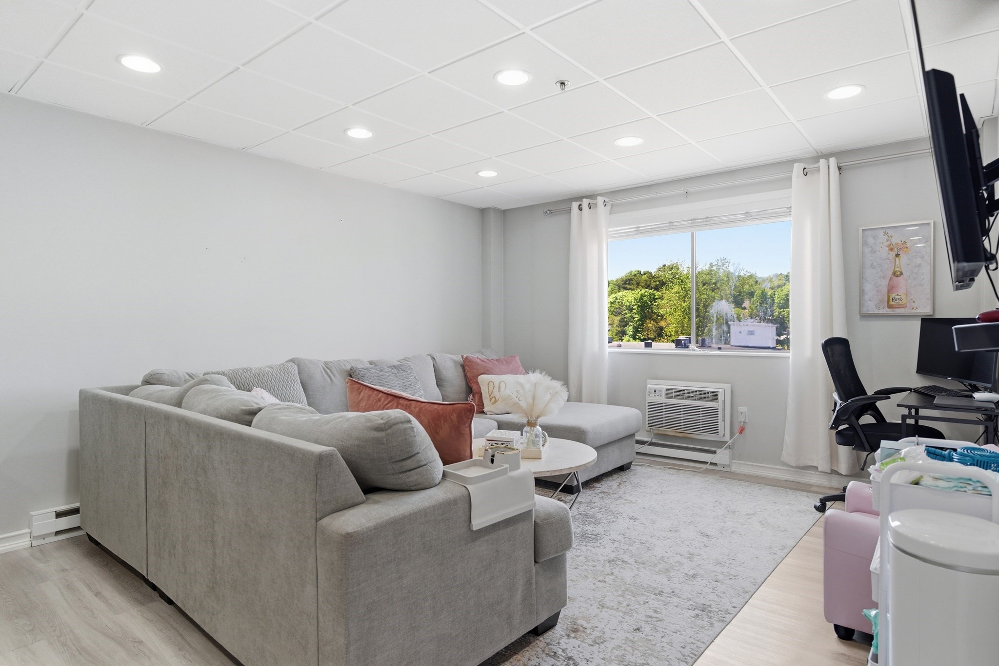 64 Foster St Unit 305, Peabody, MA 01960
