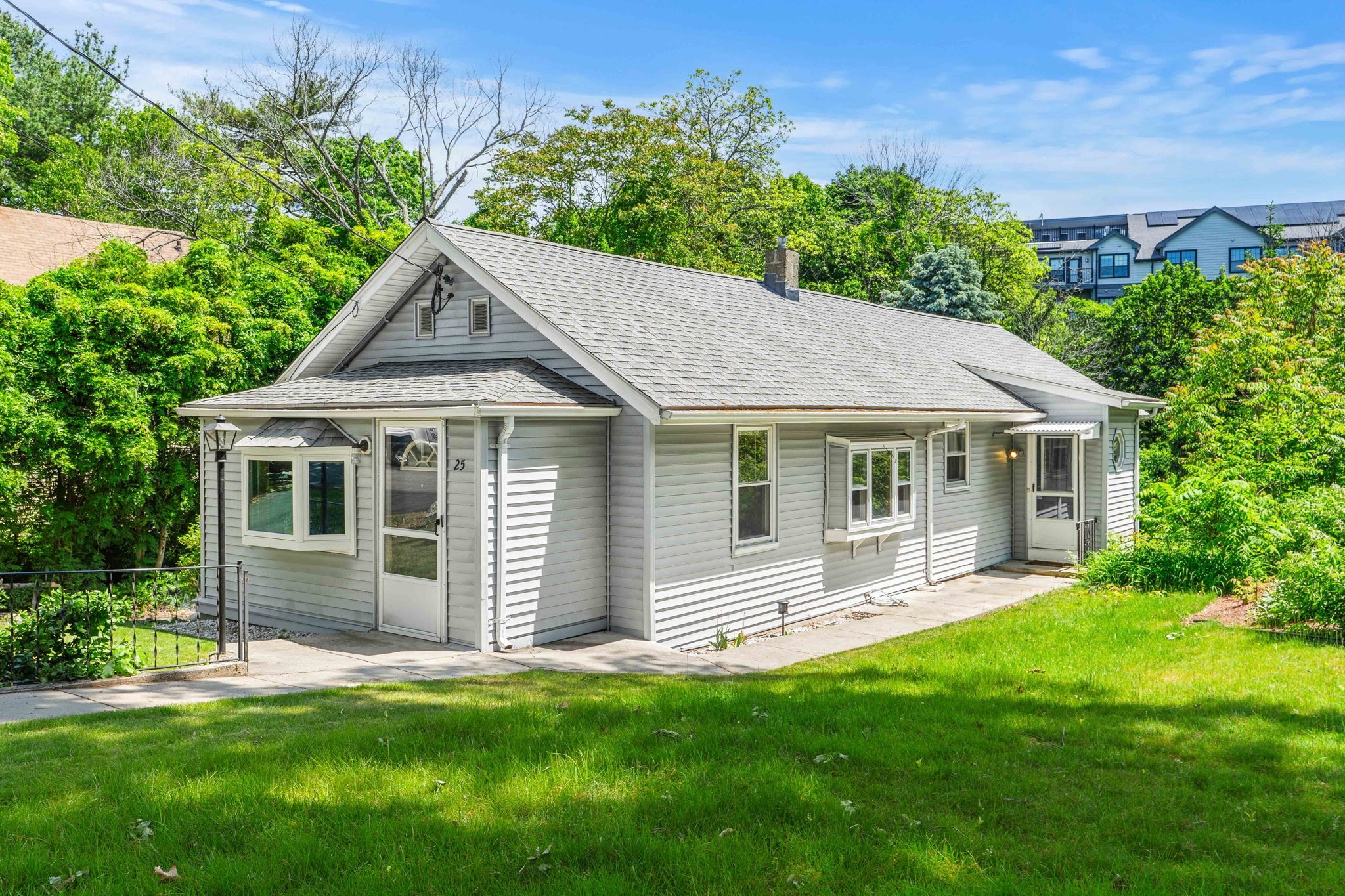 25 Wonderland Ave, Saugus, MA 01906
