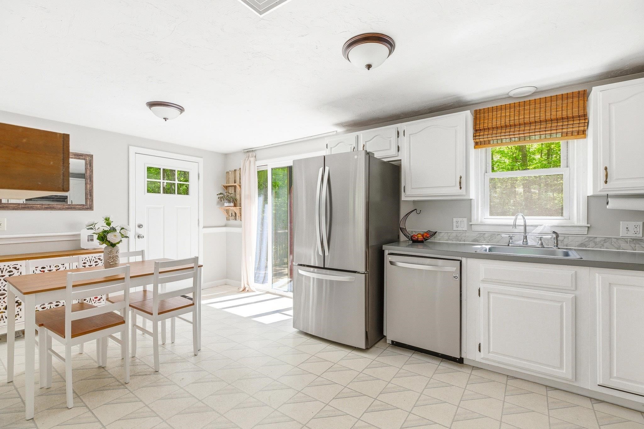 1702 State Road, Plymouth, MA 02360