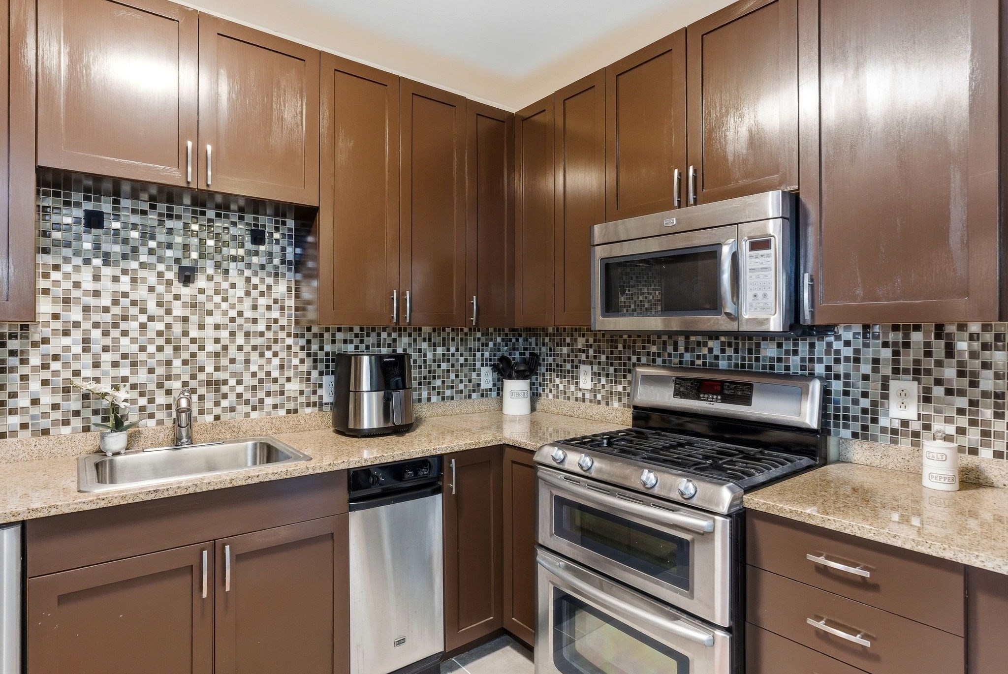 4 Harvest Dr Unit 201, North Andover, MA 01845