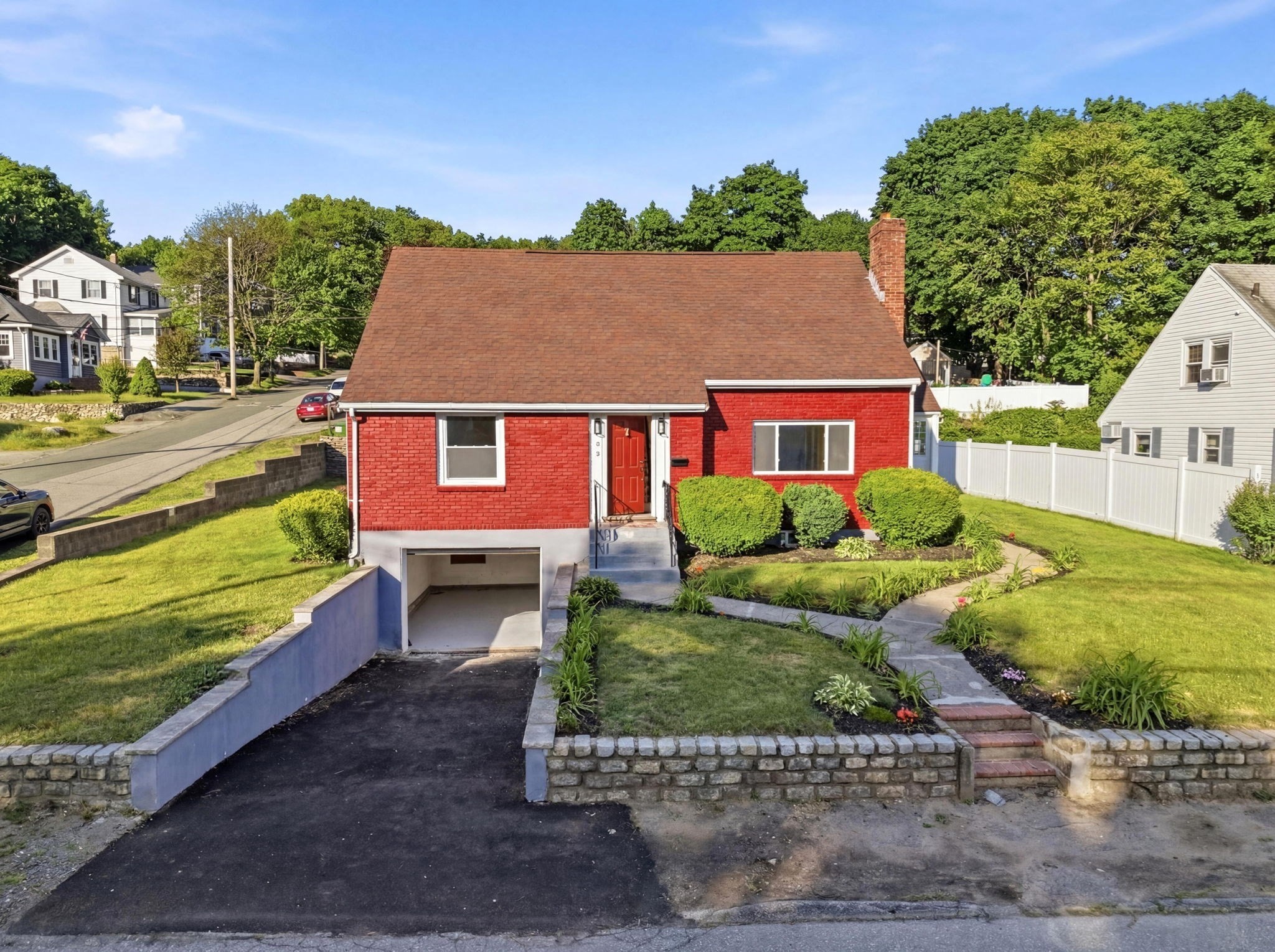 92 Garfield Ave, Woburn, MA 01801