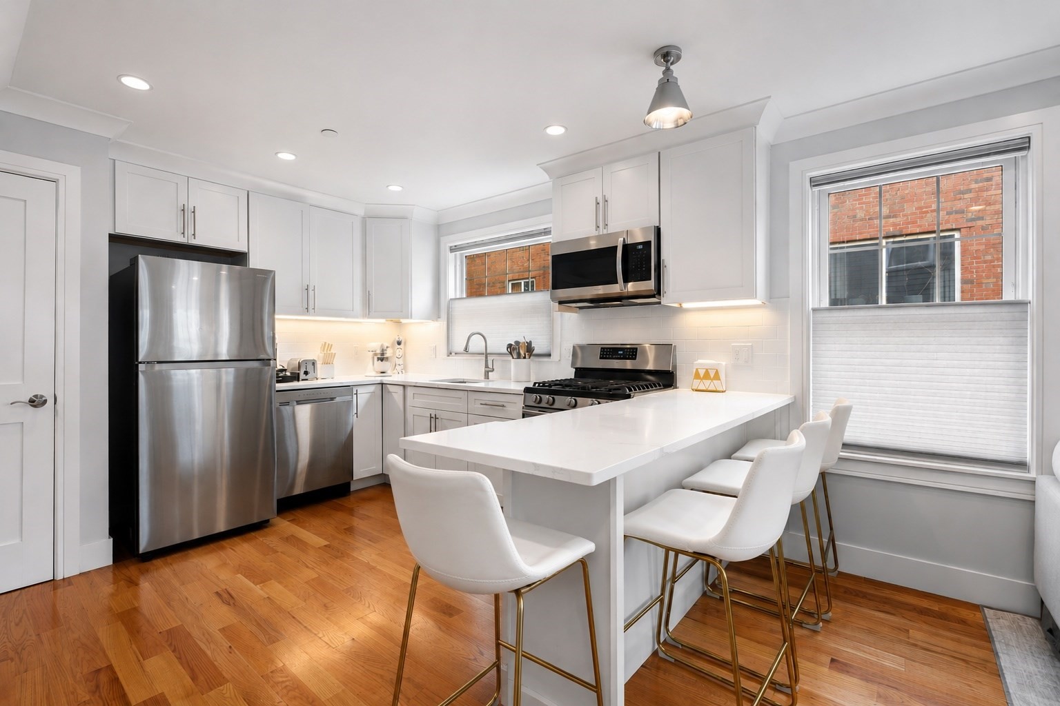 652 Hyde Park Ave. Unit 2R, Roslindale, Boston, MA 02131