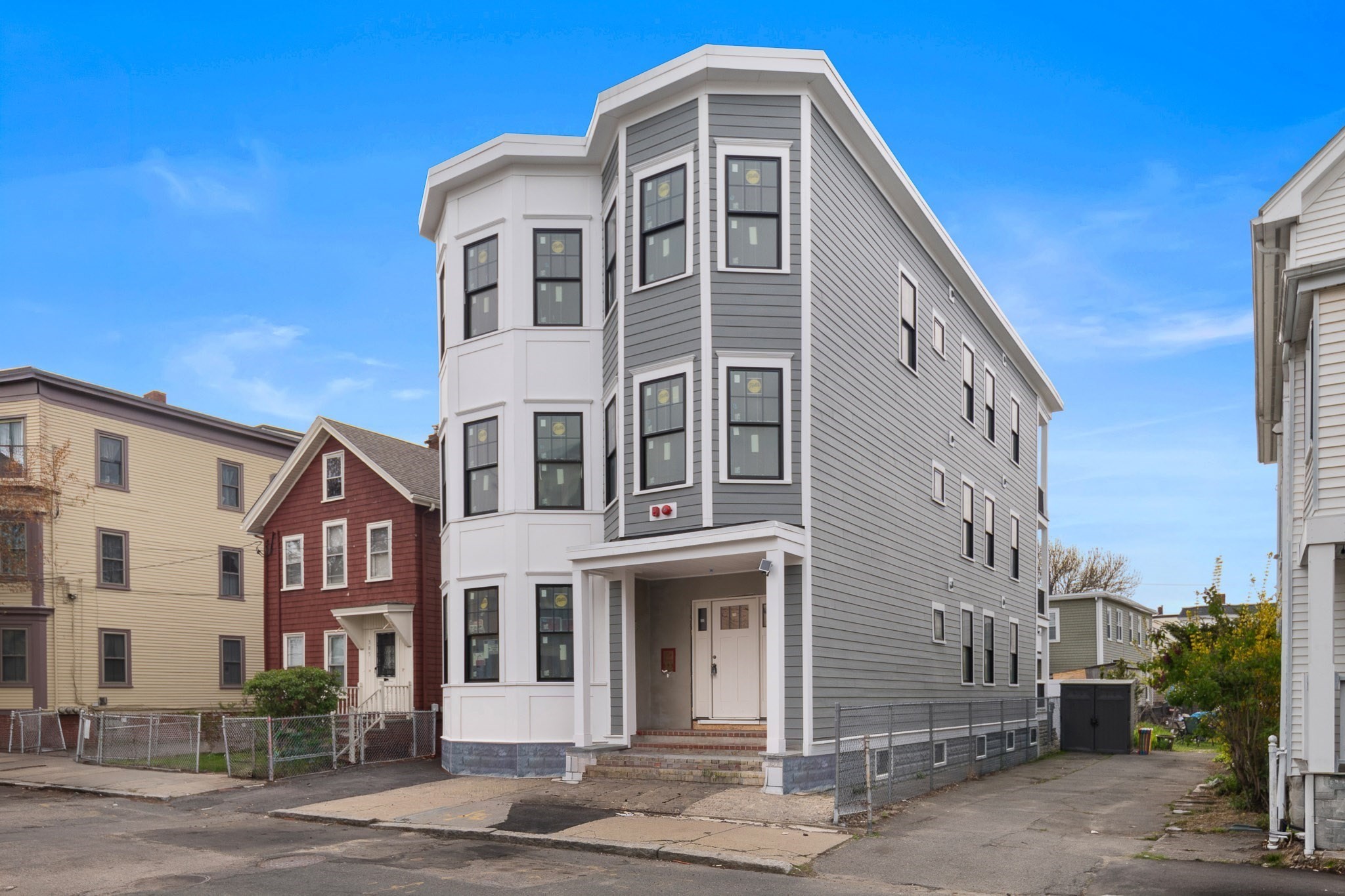 387 Norfolk St Unit 2, Cambridge, MA 02139