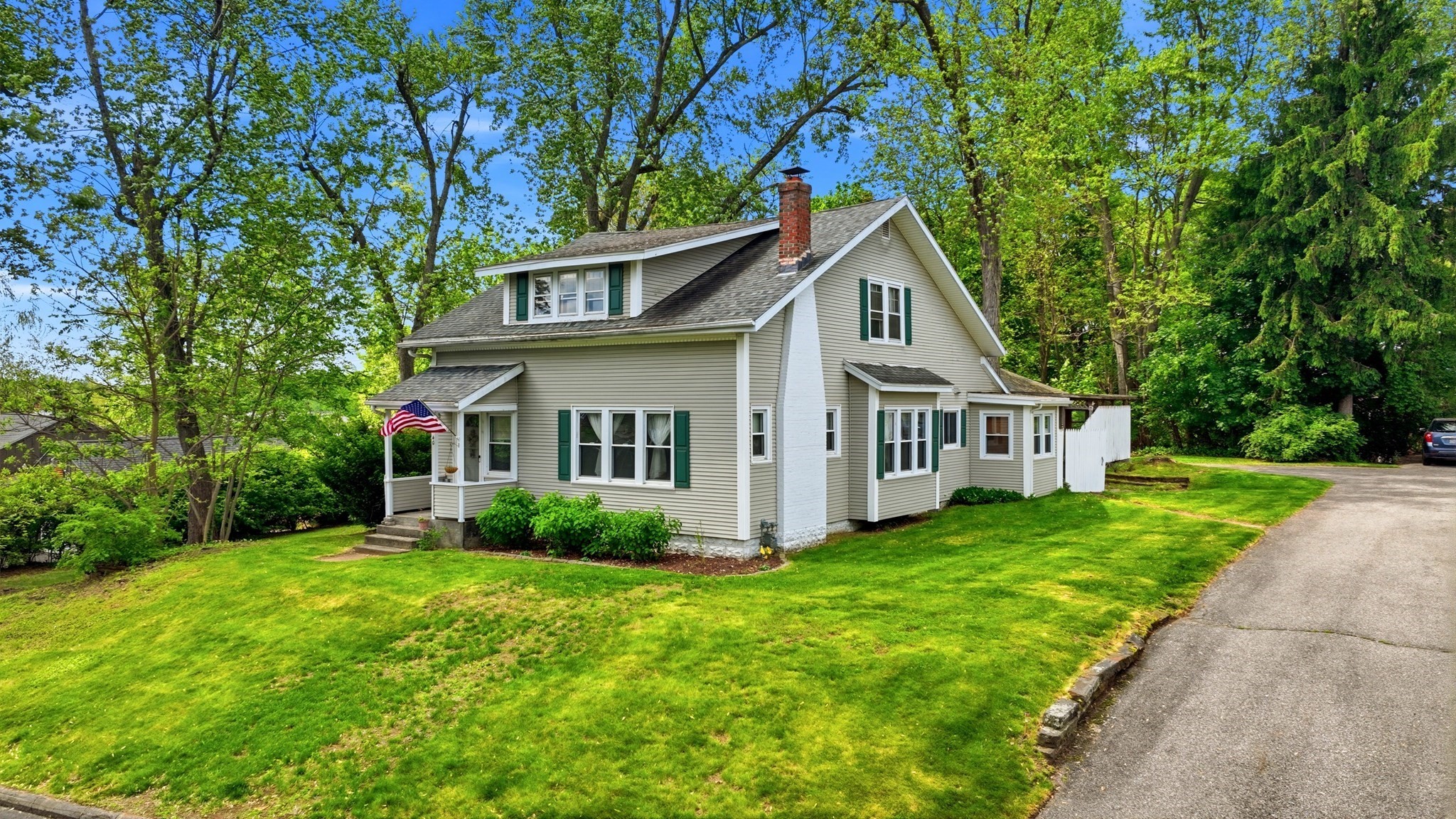 40 Fairview St, East Longmeadow, MA 01028