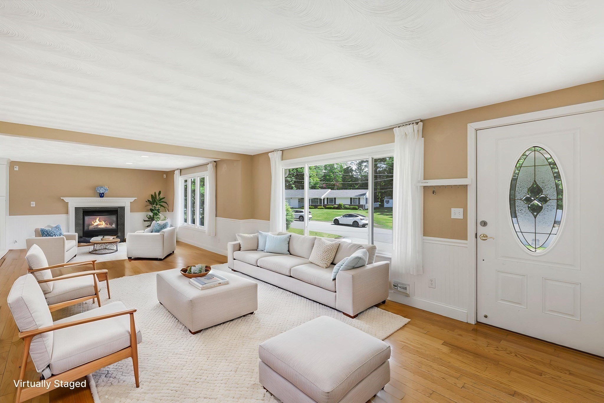 14 Raymond Rd, Chelmsford, MA 01824