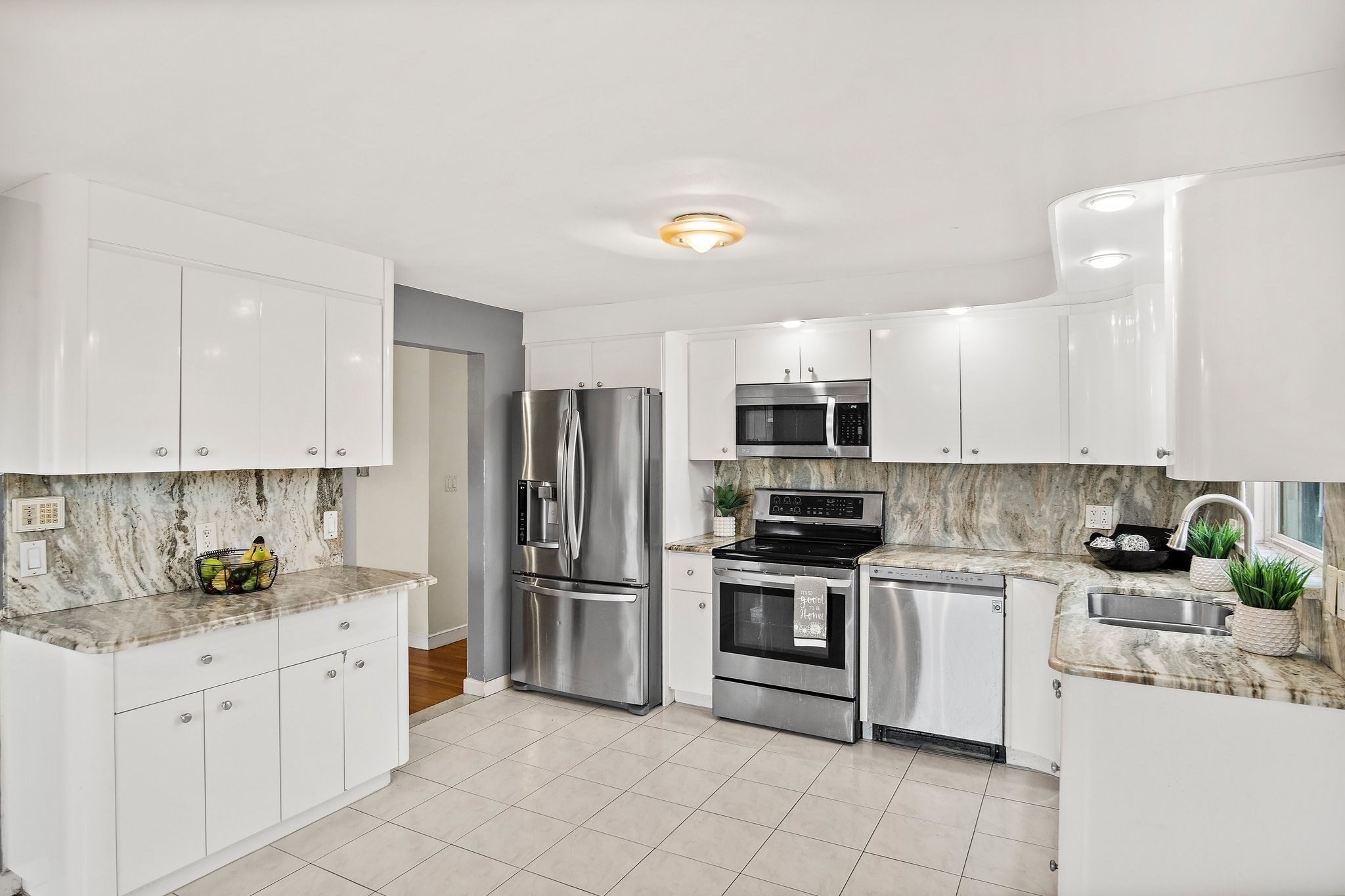 52 Augustus St, Revere, MA 02151 - Image 4