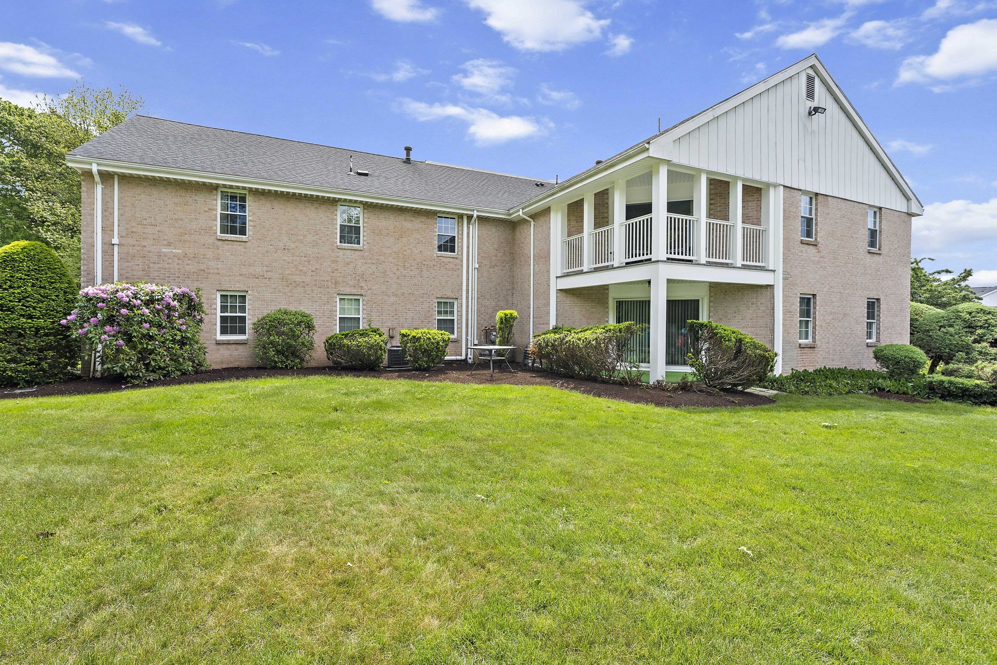 41 Jessica Dr. Unit E, Stoughton, MA 02072