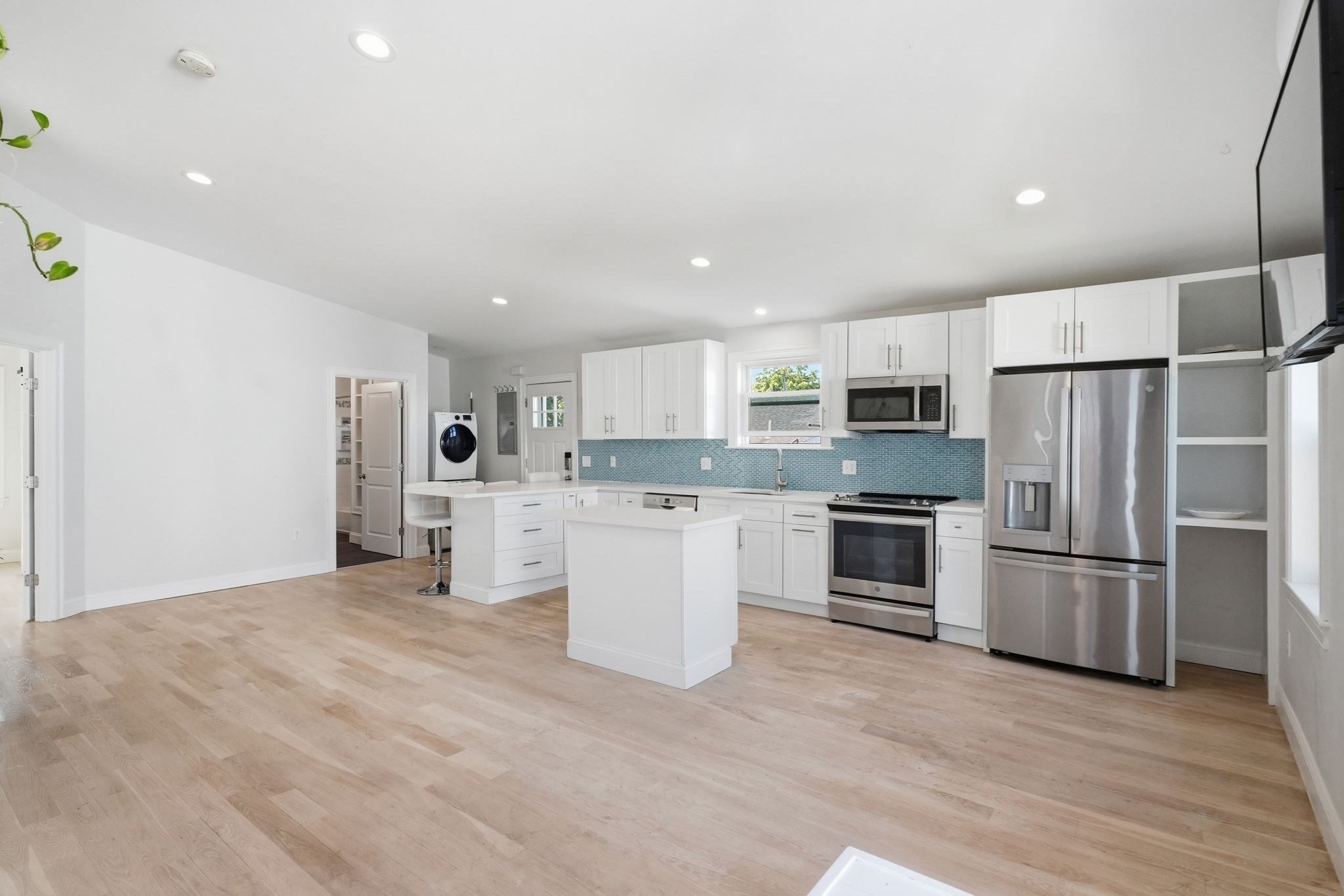 34 Underhill St Unit 4, Winthrop, MA 02152 - Image 2