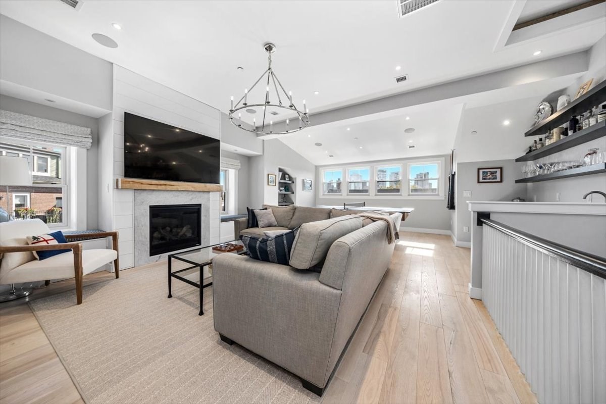 5 Wallace Court, Charlestown, Boston, MA 02129