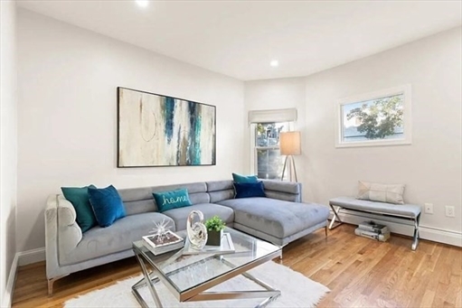 101 BRENT ST, Apt 3
