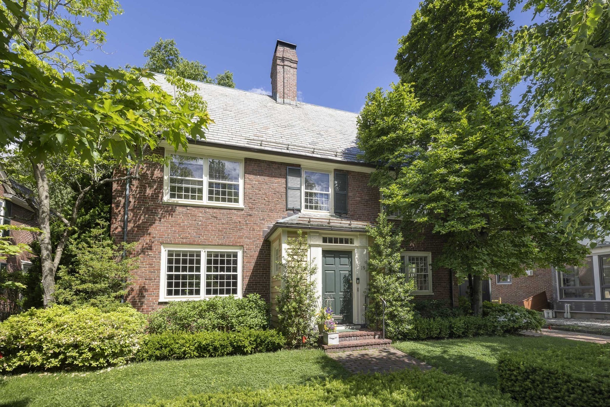 19 Gray Gardens East, Cambridge, MA 02138