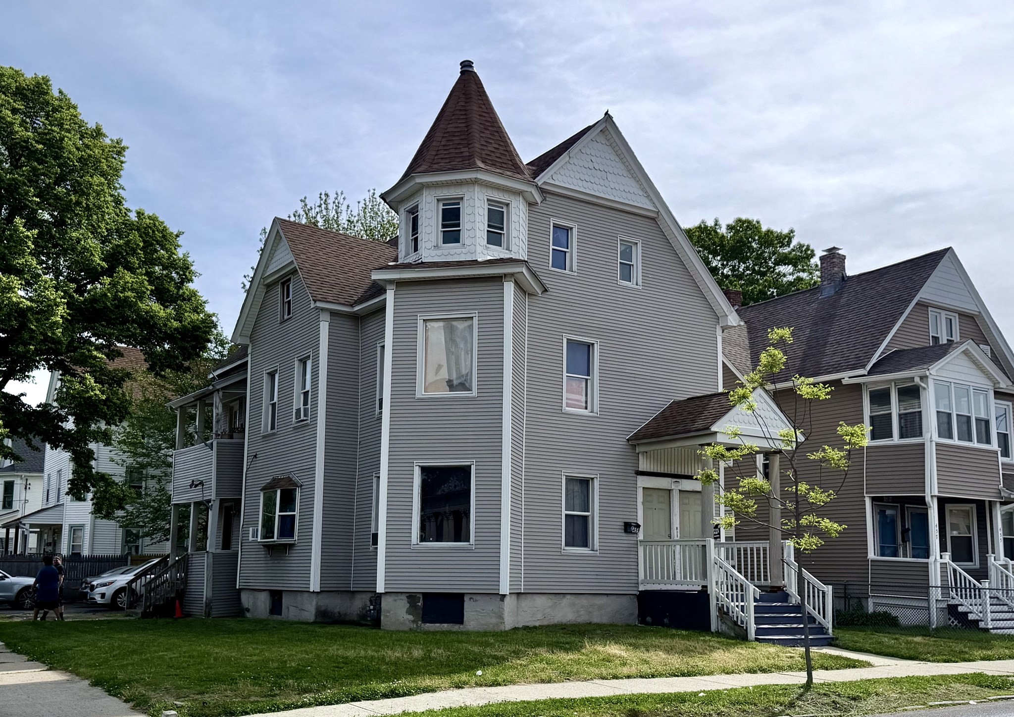 459 Armory St, Springfield, MA 01104
