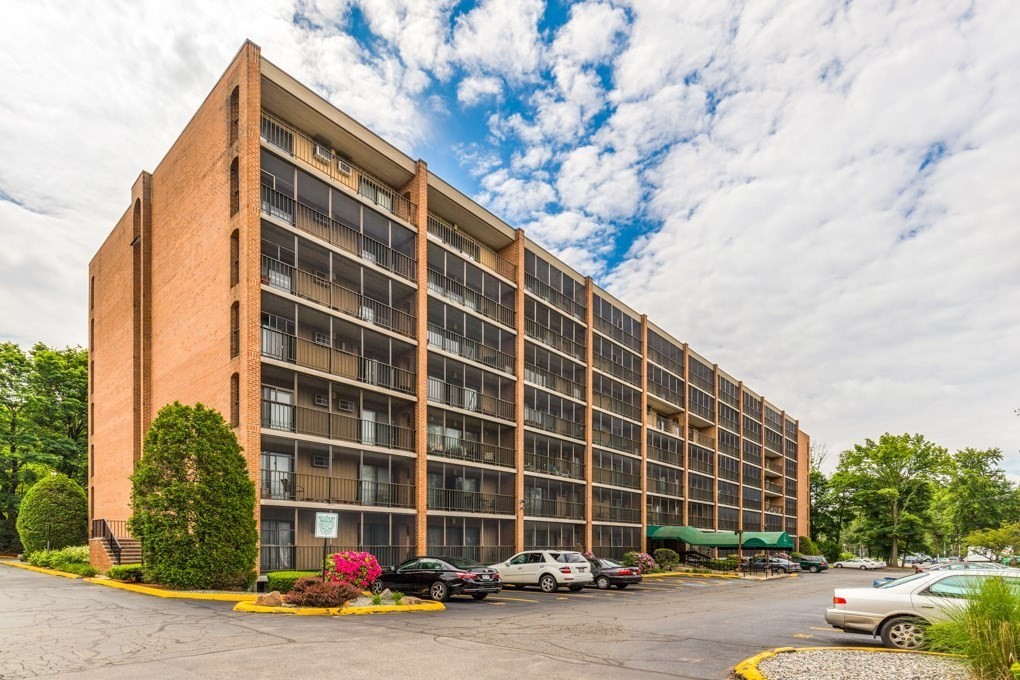 235 Winthrop St Unit 2205, Medford, MA 02155
