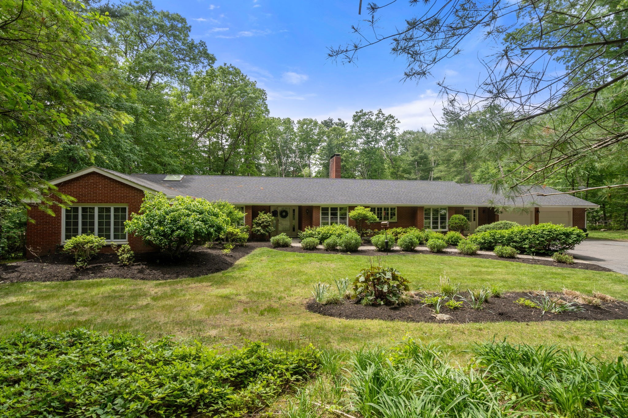 62 Mill St, Sherborn, MA 01770