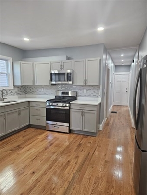 10 Hosmer Street, Apt 1