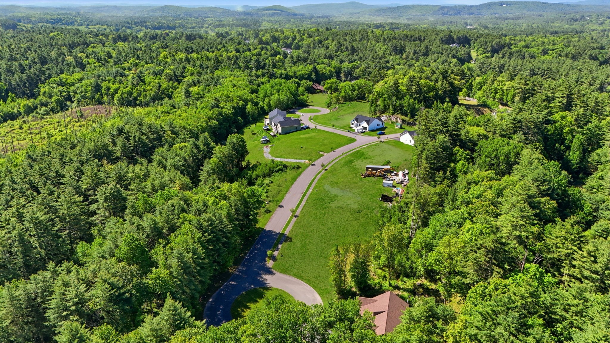 51 High Bluff Rd, Belchertown, MA 01007