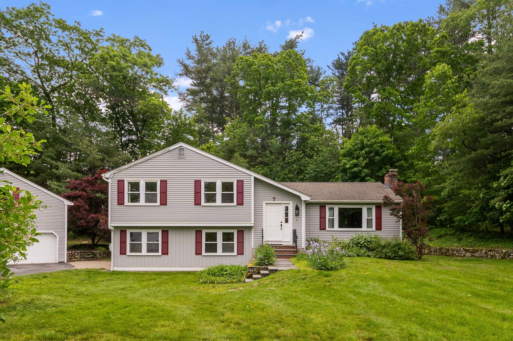7 Banbury Dr., Westford, MA 01886