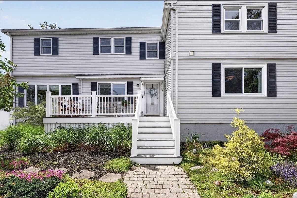 143 Morton St, Winthrop, MA 02152