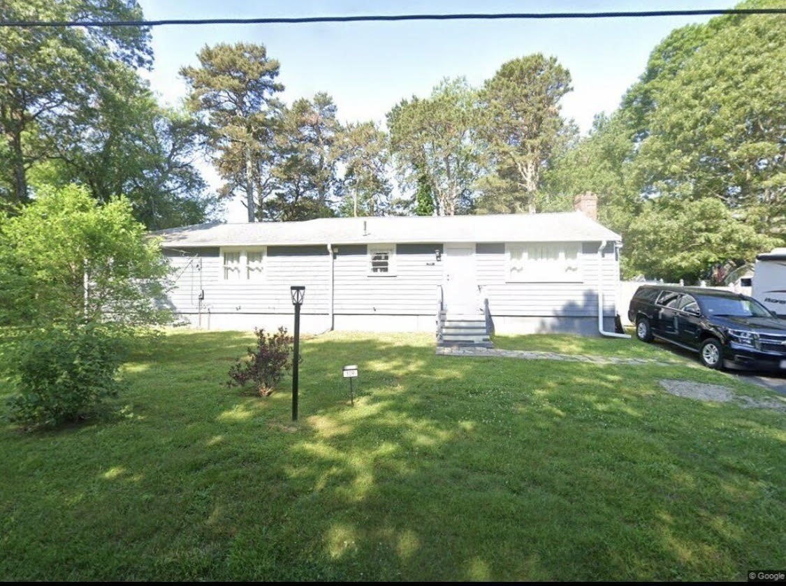 109 Blueberry Ln, Barnstable, MA 02648