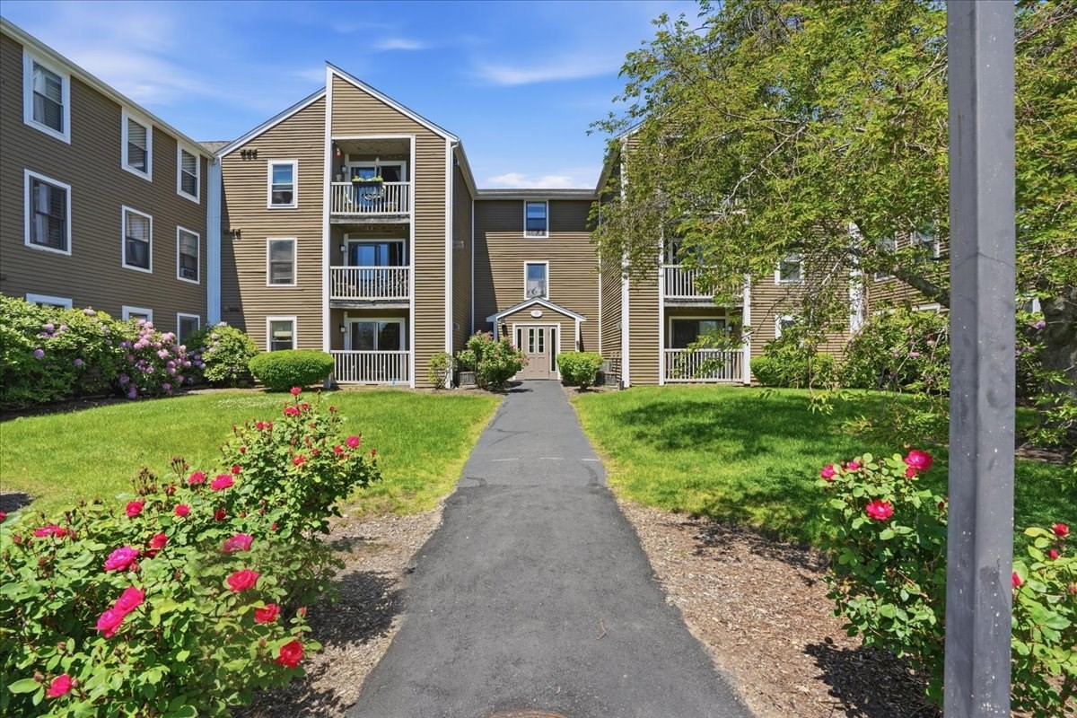 3 Marc Dr Unit 3B1, Plymouth, MA 02360