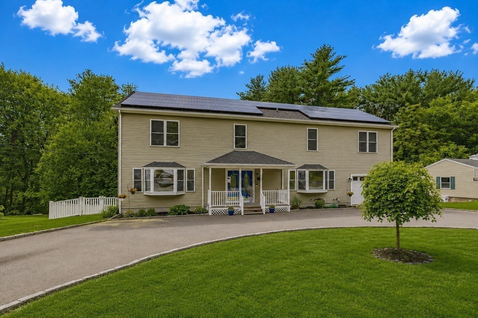 12 Corcoran Rd, Burlington, MA 01803