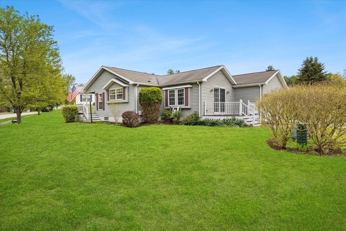 5604 Oak Point Drive, Middleboro, MA 02346