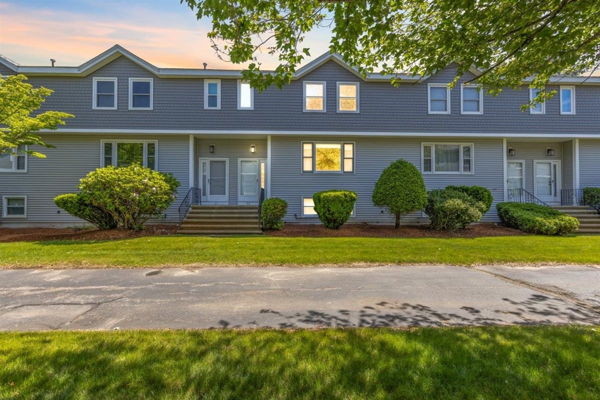 62 Villa Roma Dr Unit 62, Tewksbury, MA 01876