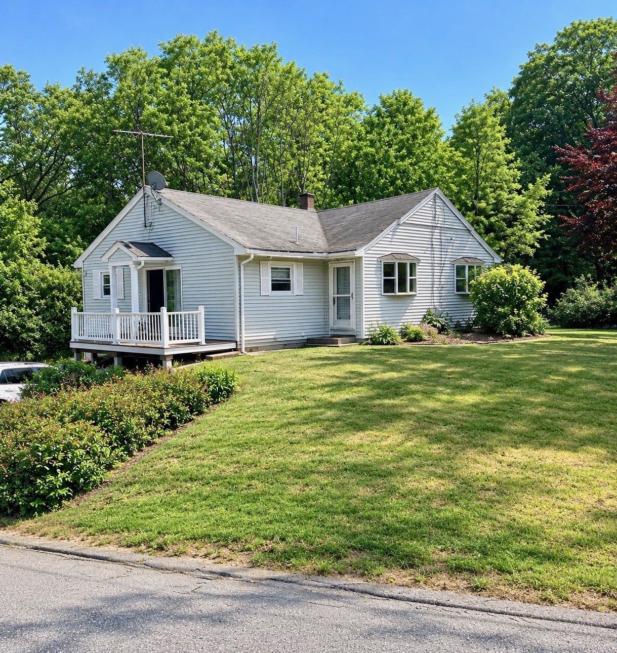 214 River Road East, Berlin, MA 01503