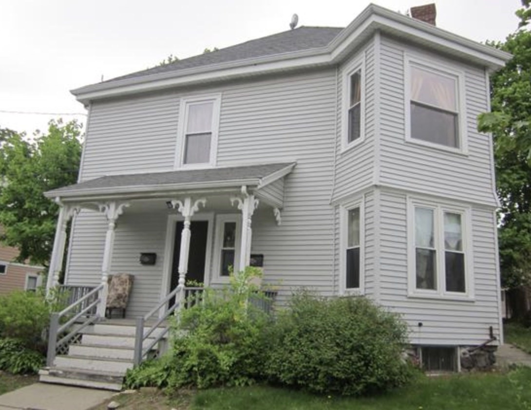 32 Dartmouth St, Waltham, MA 02453