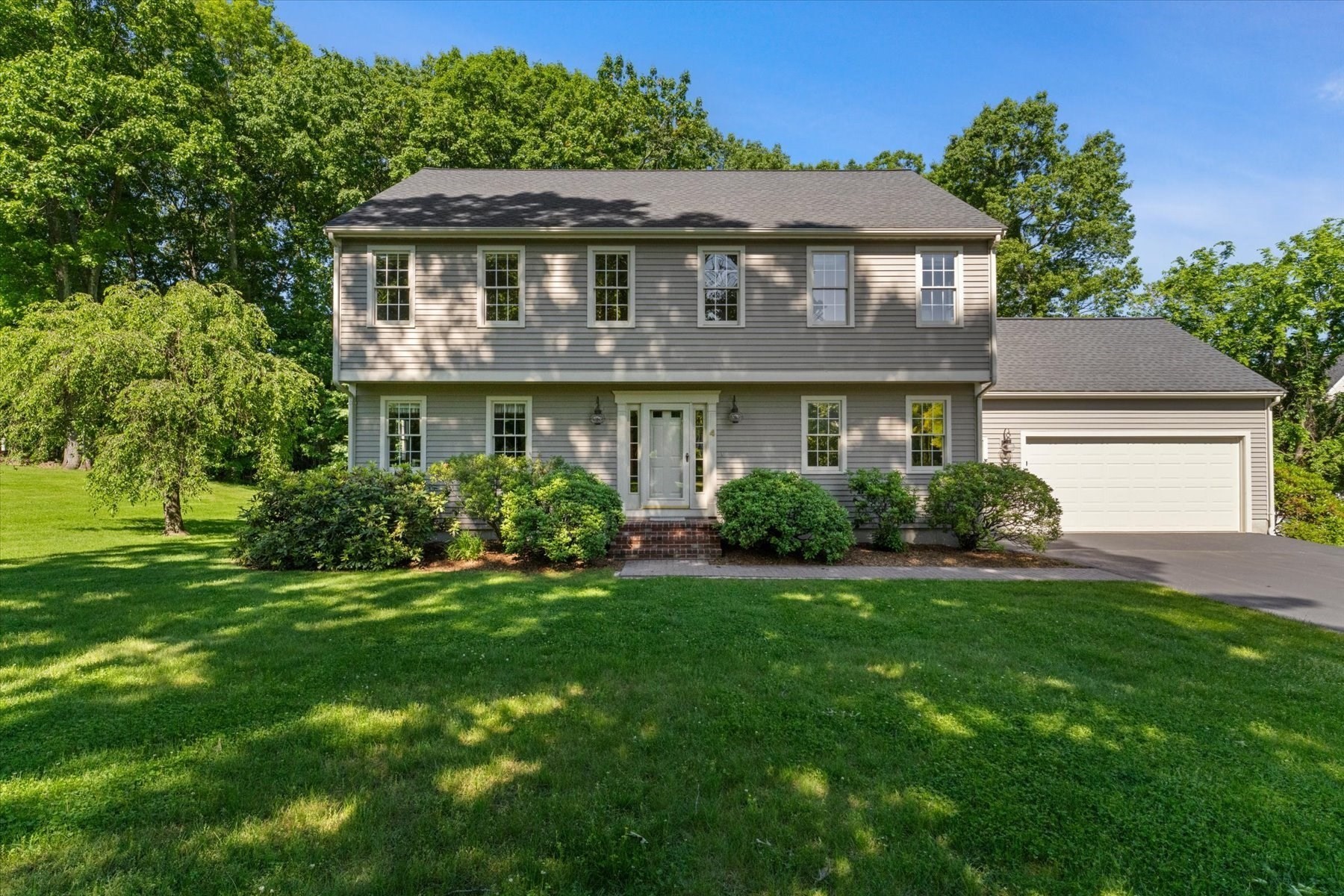 4 Ashton Dr, Shrewsbury, MA 01545