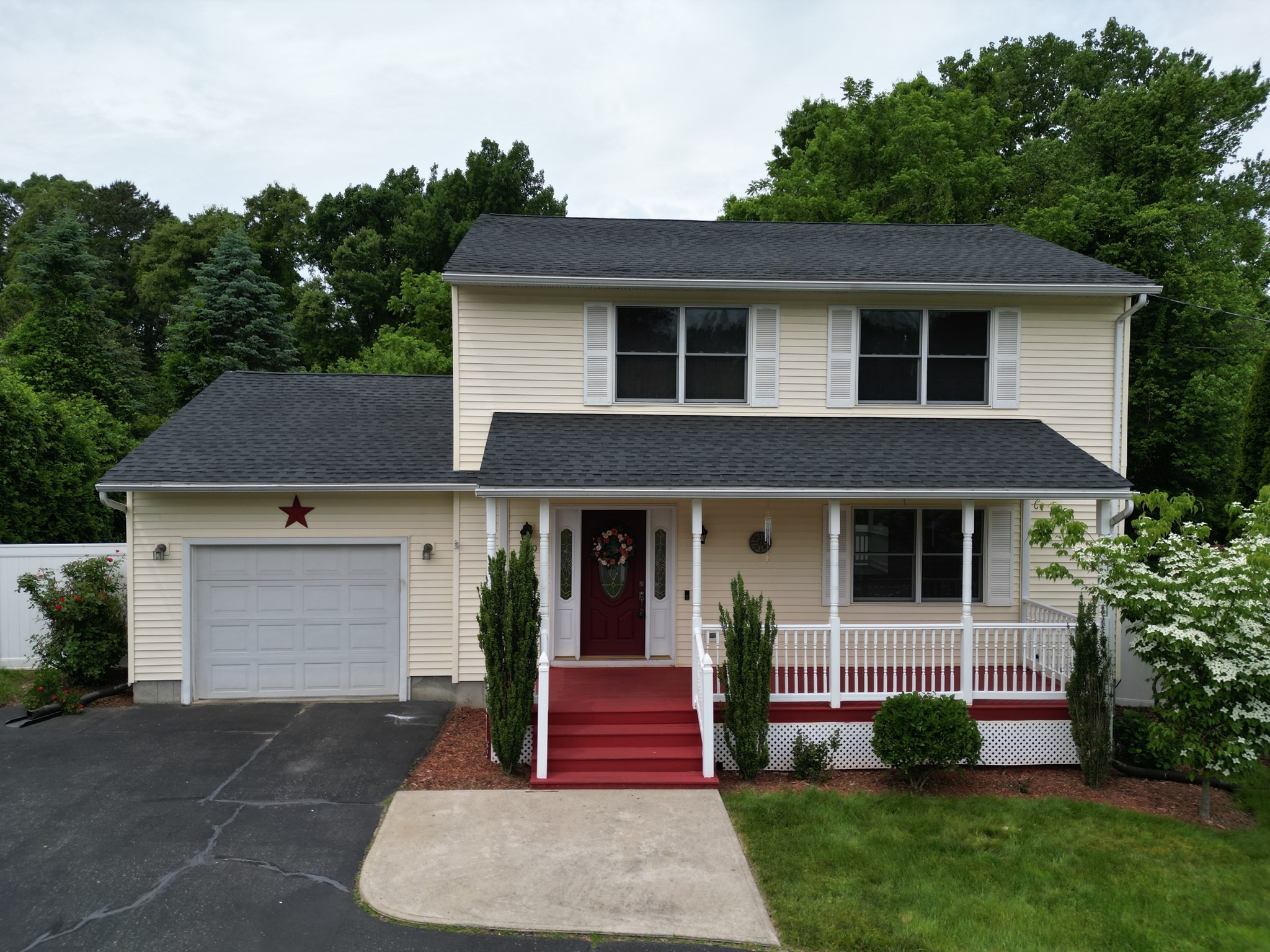 109 Vineland Ave, East Longmeadow, MA 01028