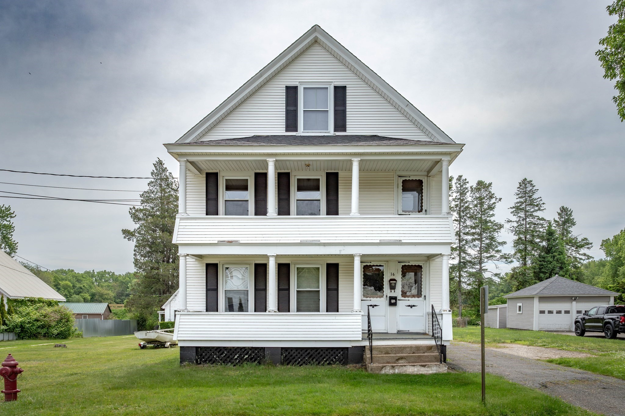 16 Miller St, Westfield, MA 01085