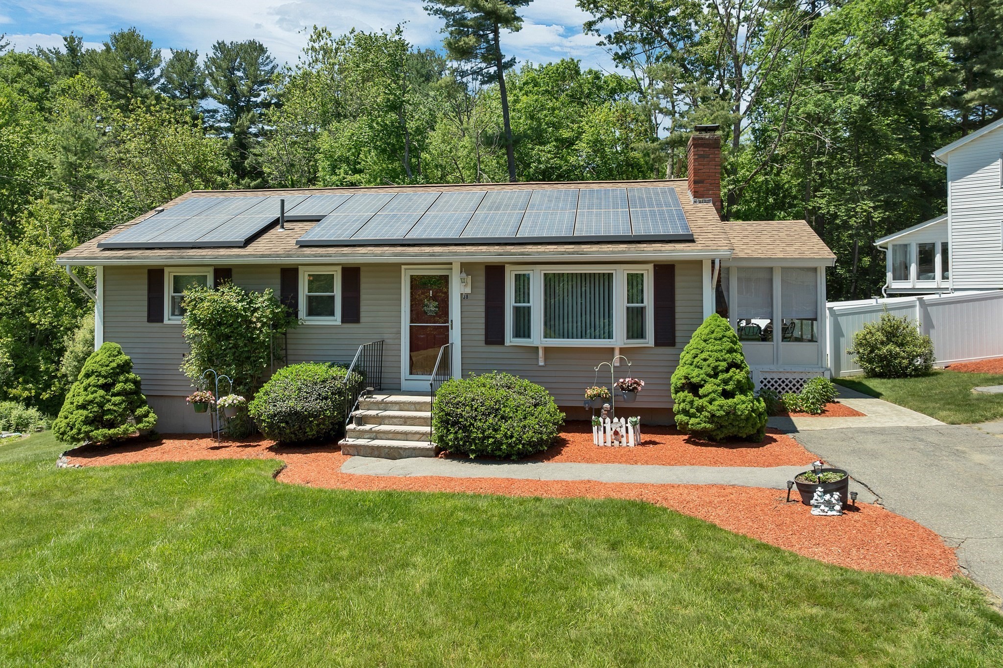 38 Dexter Ave, Dracut, MA 01826