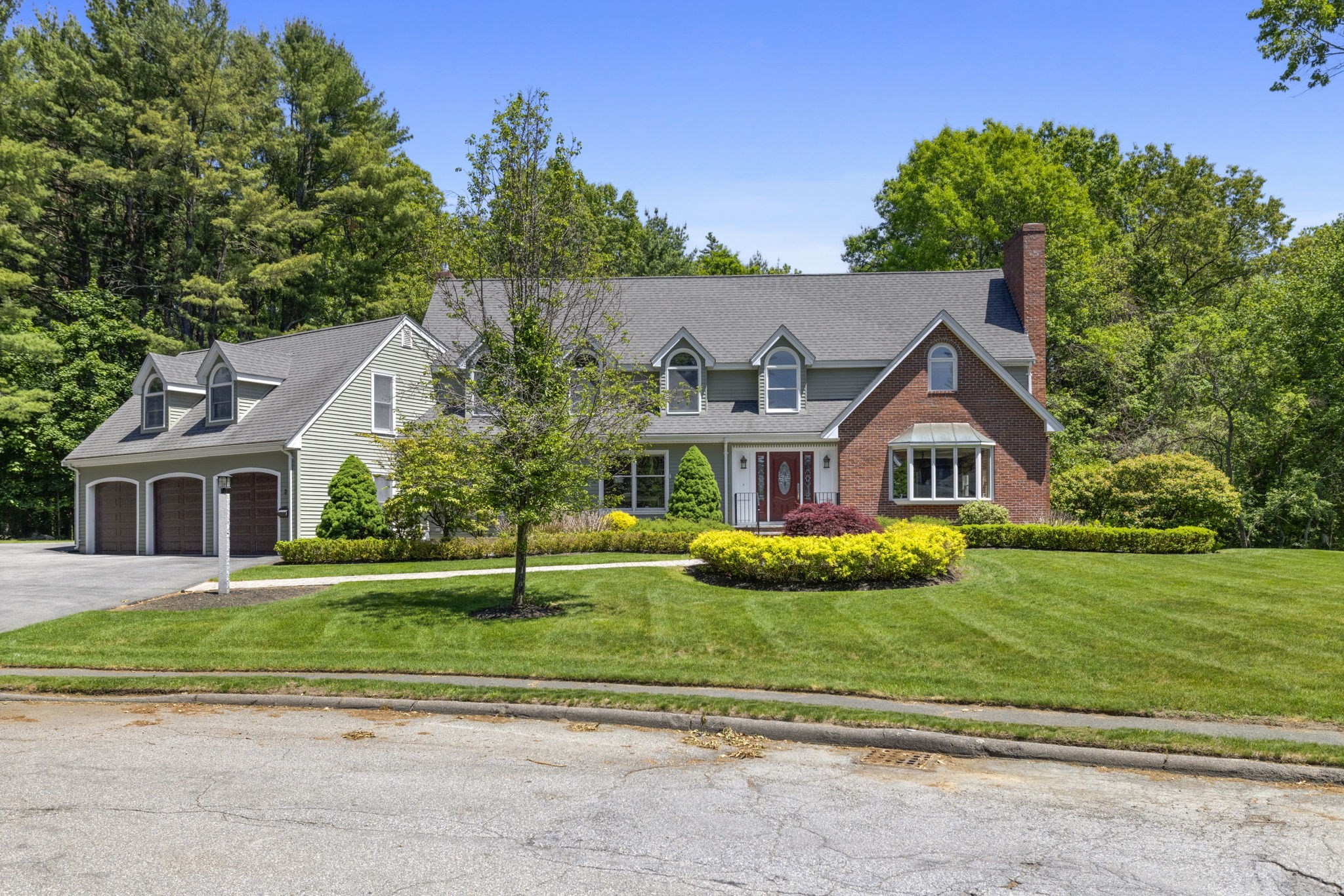 3 Russell Rd, Lynnfield, MA 01940