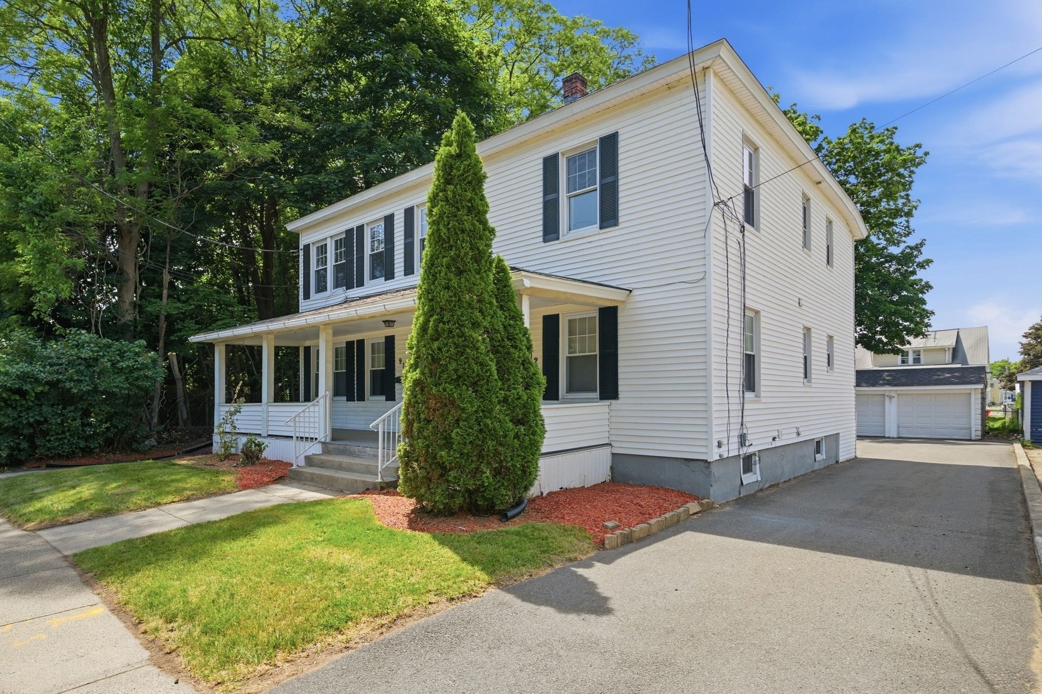 910 Granby Rd, Chicopee, MA 01020