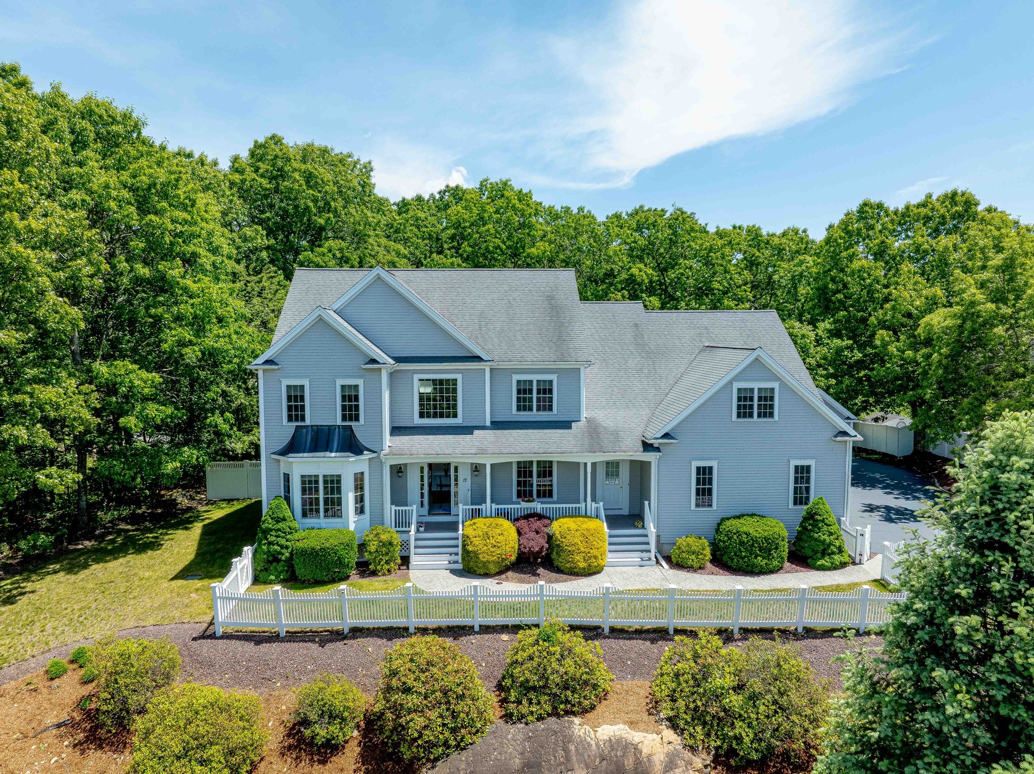 17 Dudley Road, Mendon, MA 01756