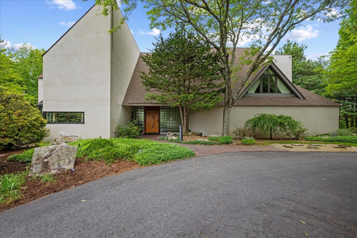 45 Hickory Dr, Worcester, MA 01609