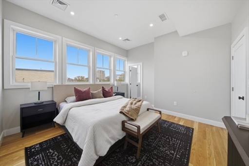 174 Walnut Street, Apt 3