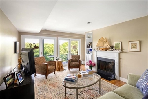 227 Summit Ave, Apt E304