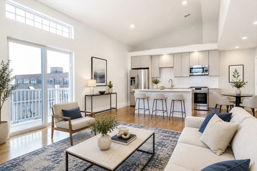 204 Spencer Ave, Apt 10