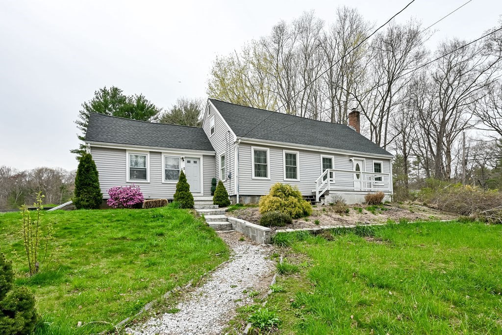 260 Glebe St, Taunton, MA 02780
