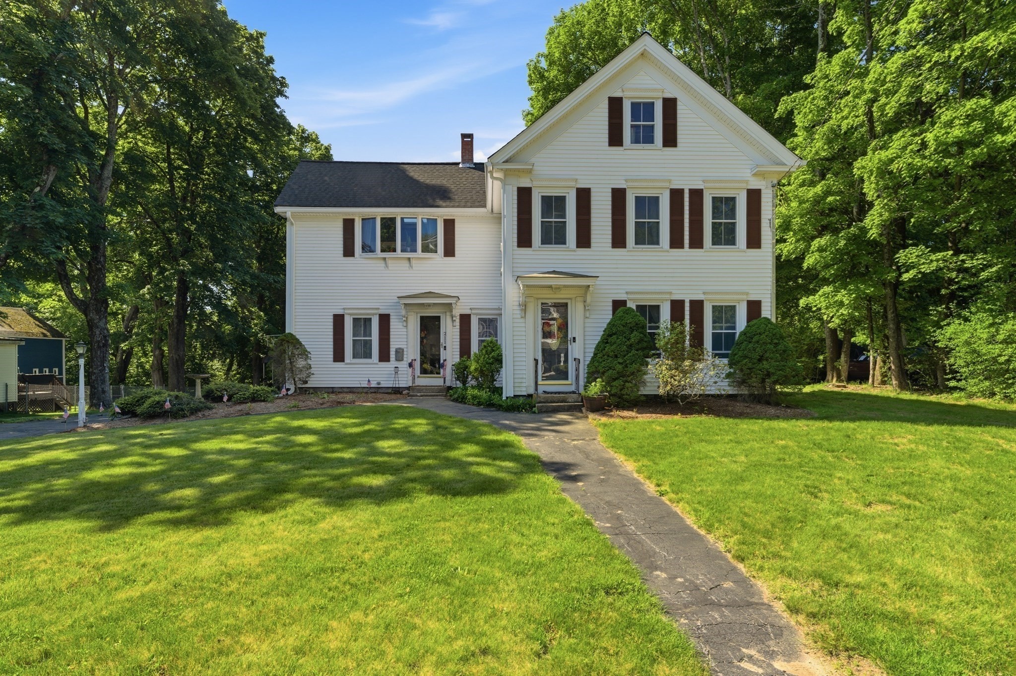 211 Village St, Medway, MA 02053