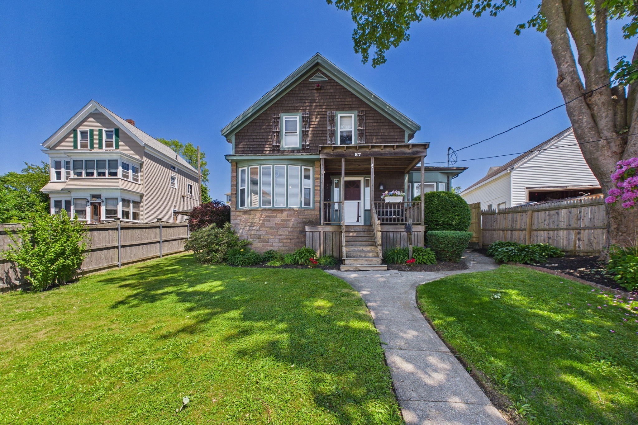 87 Stowe St, Fall River, MA 02720