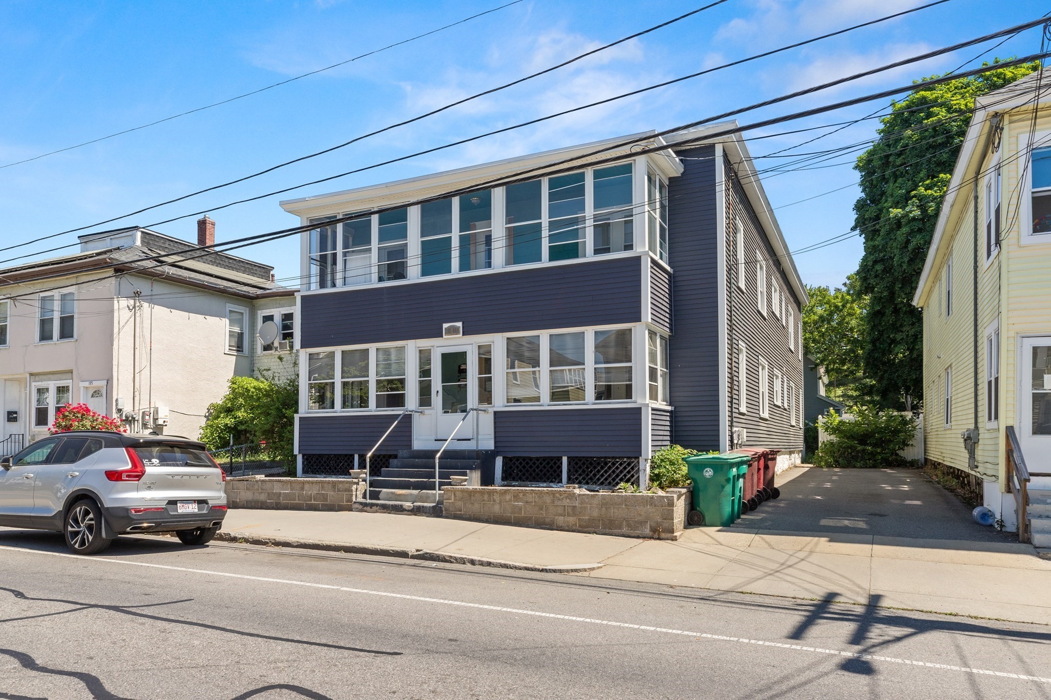 191 W Sixth St, Lowell, MA 01850