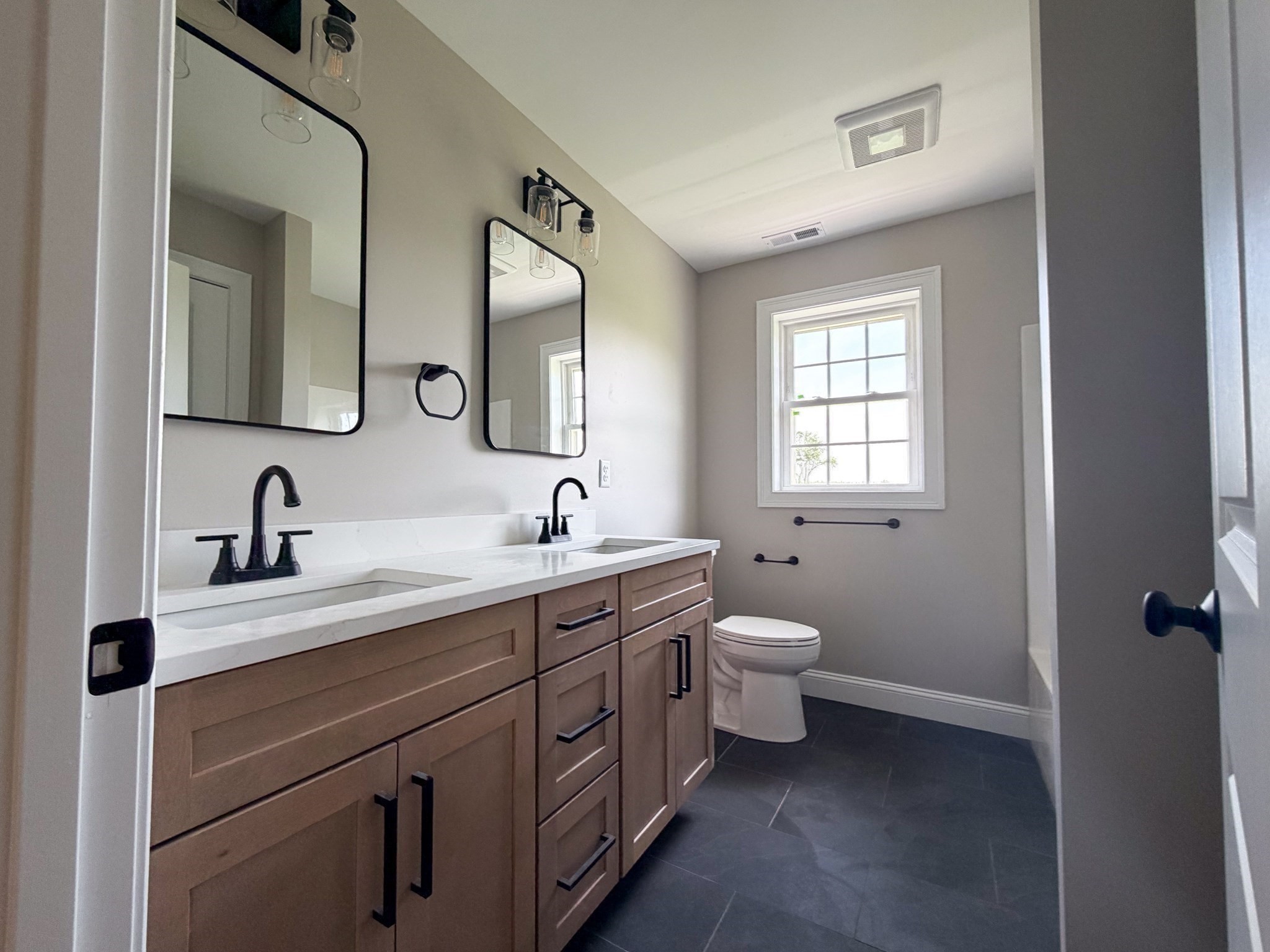 555 Neck Road, Lancaster, MA 01523 - Image 13