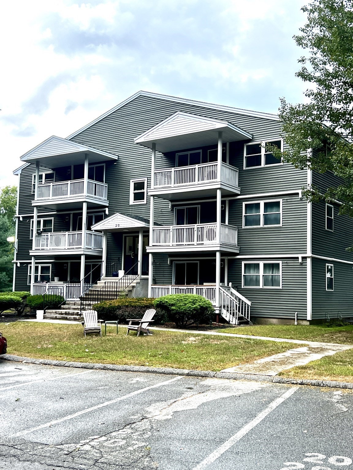 20 Abbey Rd Unit 206, Leominster, MA 01453