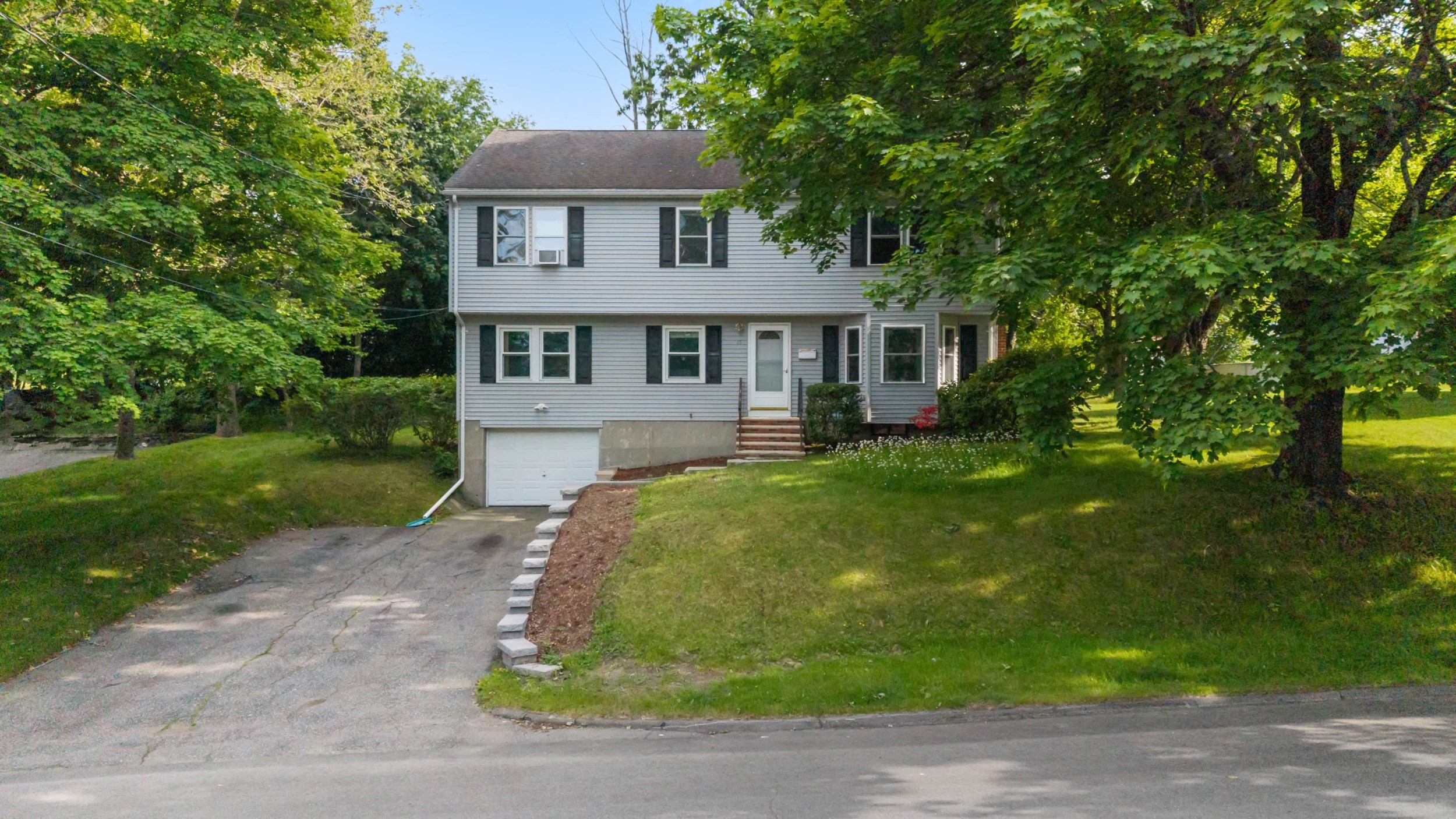 15 Mars Dr, Shrewsbury, MA 01545